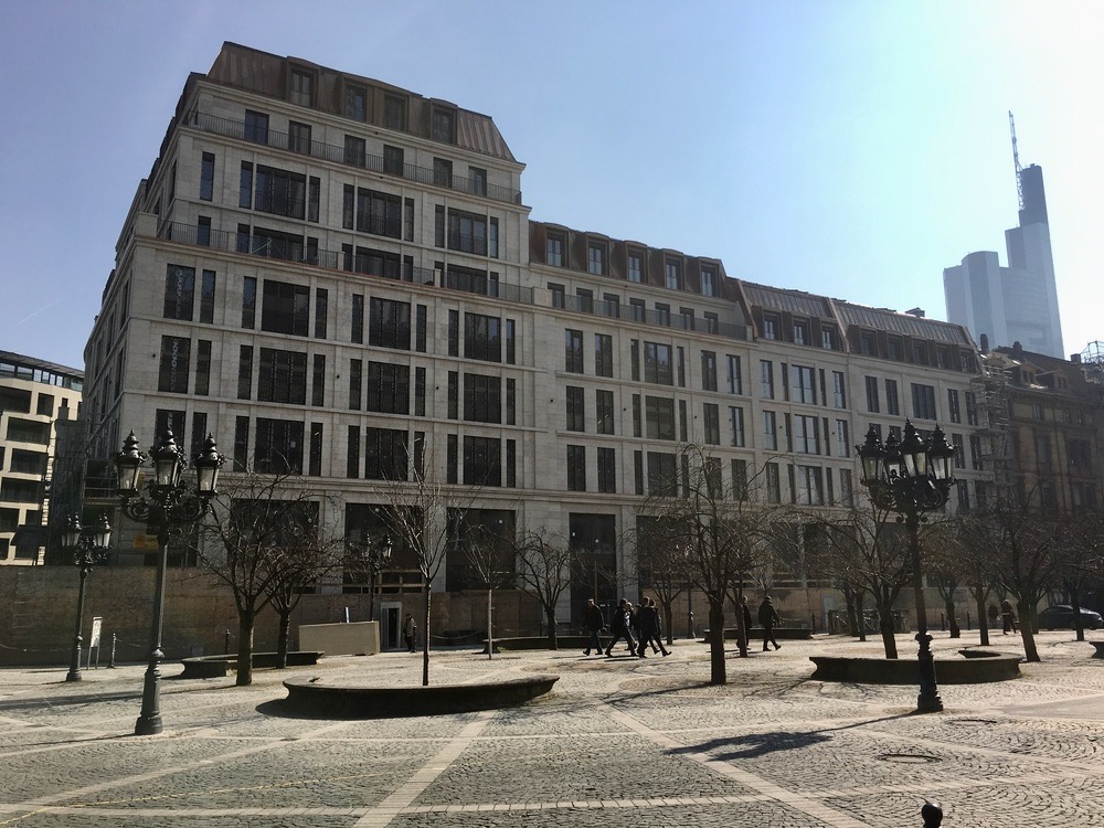 Wohngebäude mit Hotel Frankfurt